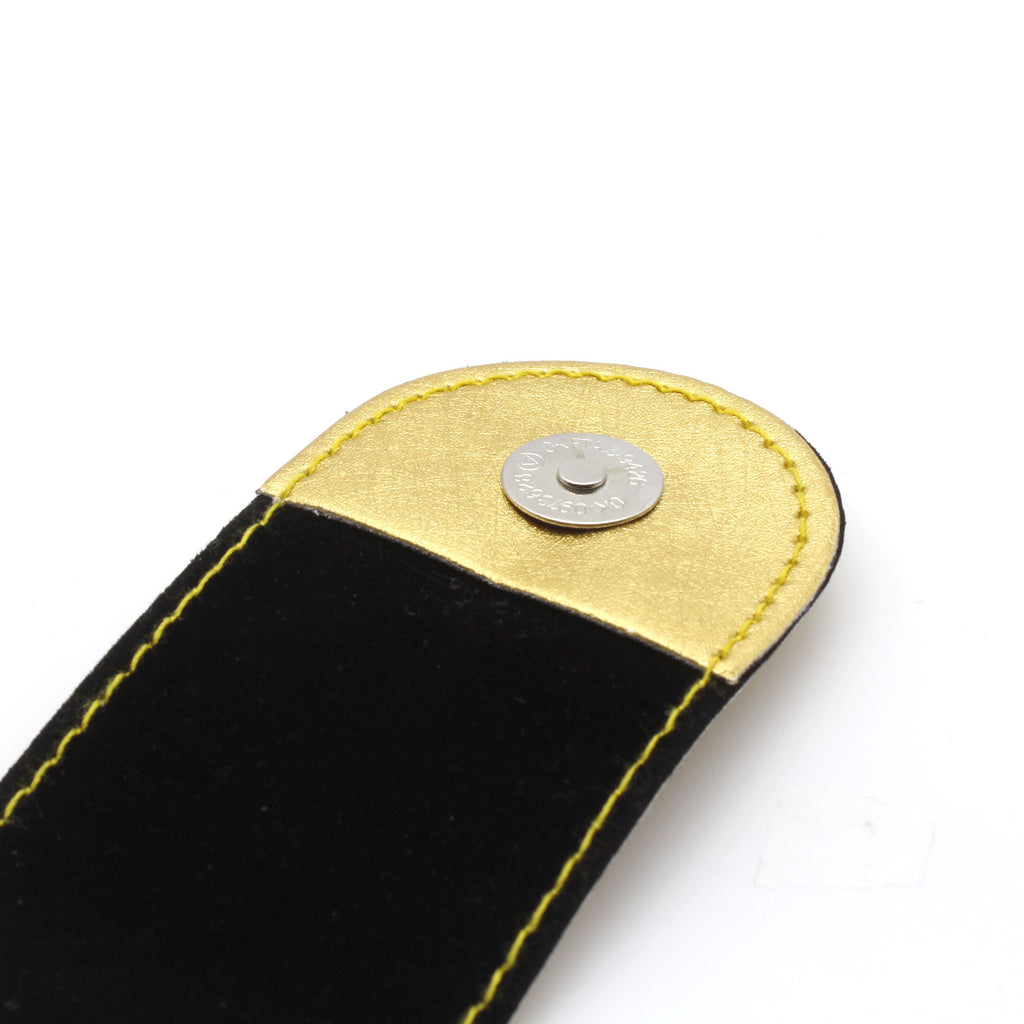 Goldenes Etui