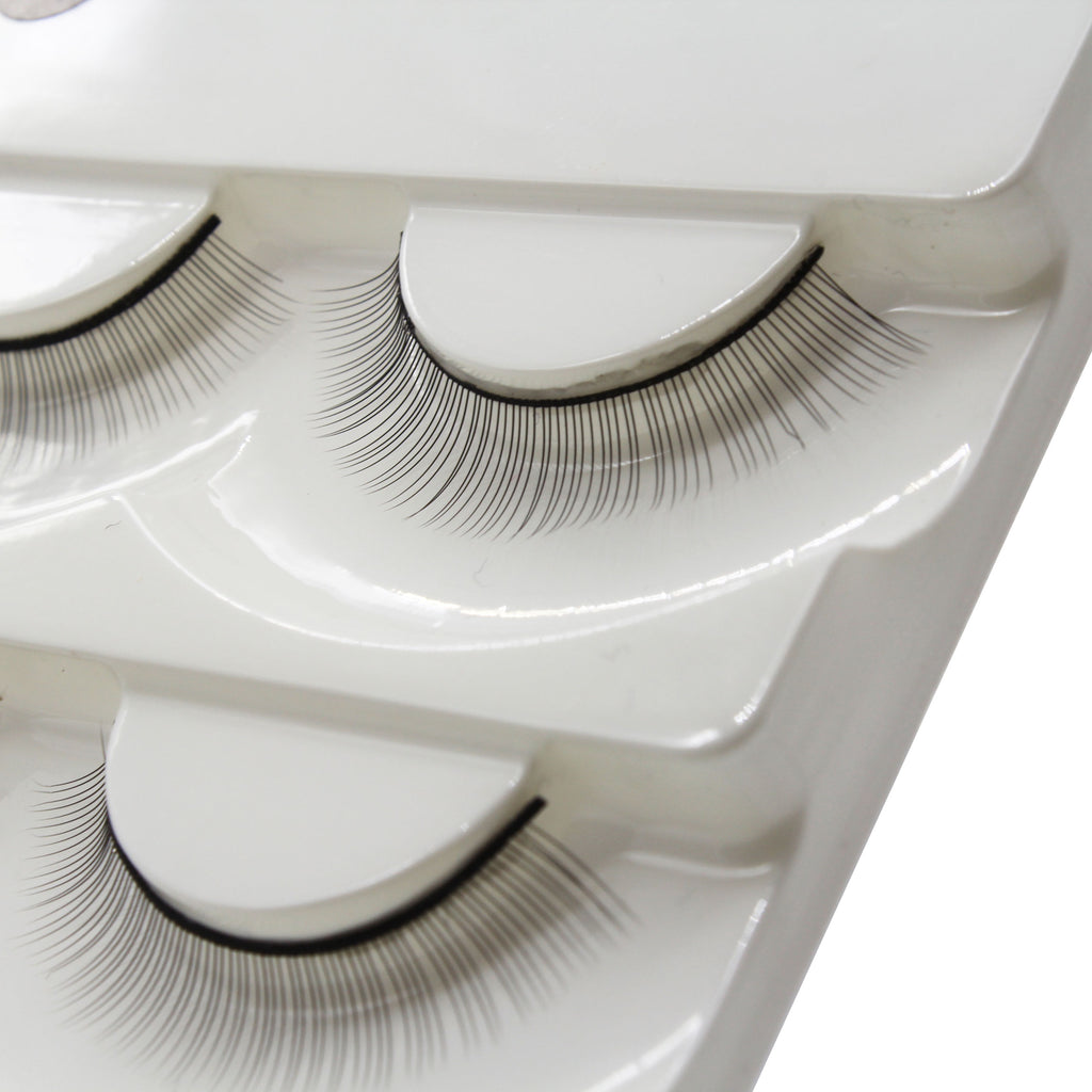 Wimpern für den Übungskopf