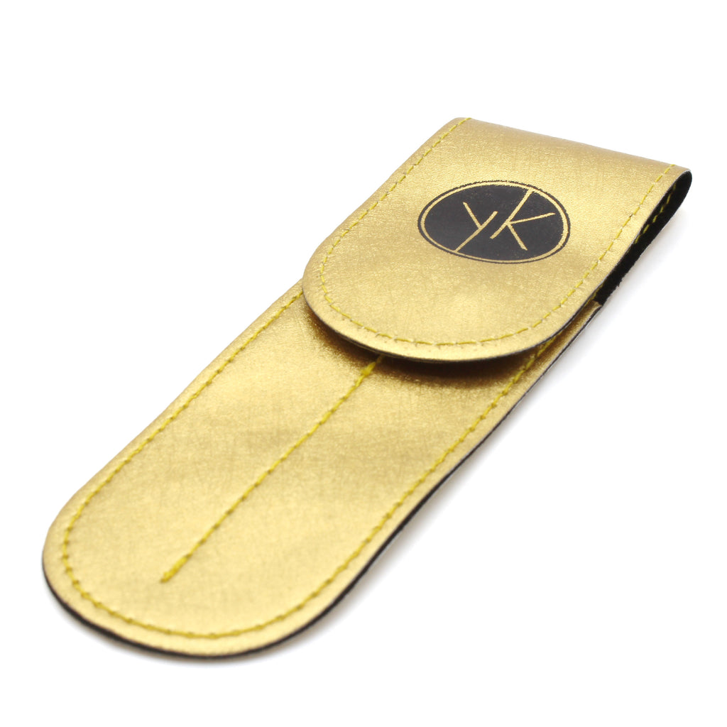 Goldenes Etui